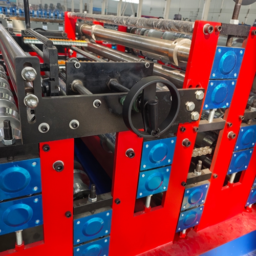 roof-forming-machine
