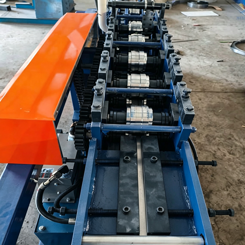 Office-cabinet-parts-forming-machine