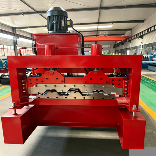 Metal-Deck-Forming-Macking