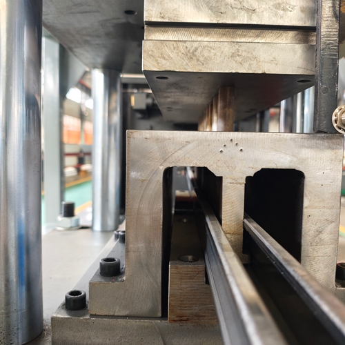 Full automatic solar channel roll forming production line