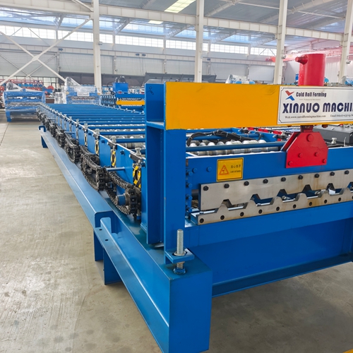Trapezoidal roof roll forming machine full workshop view
