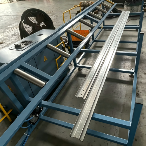 Ladder-Cable-Tray-Roll-Forming-Machine