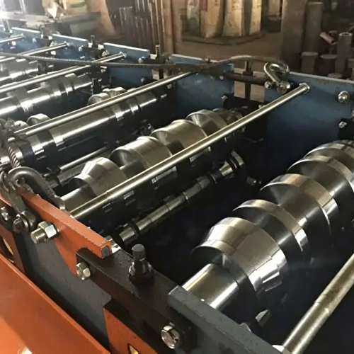 Heavy-Duty-Composite-Floor-Decking-Roll-Forming-Machine